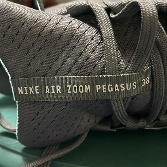 Nike Shoes Mens Size 12 Air Zoom Pegasus 38 Running Sneakers Blue CW7356-400 - Picture 7 of 8